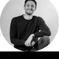 Un professeur expérimenté de France propose des cours de comptabilité et de gestion